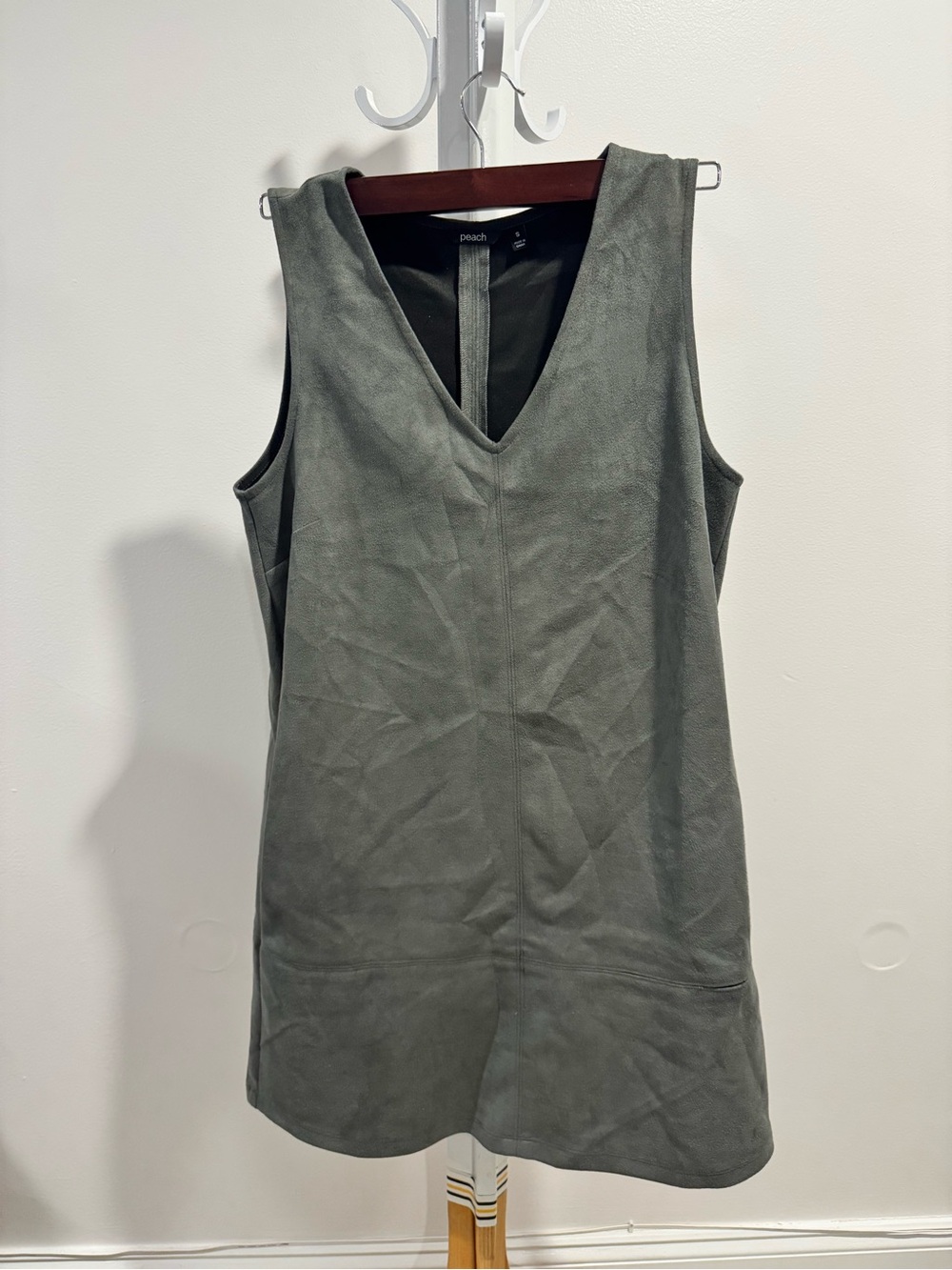 Peach Women's Sleeveless V-Neck Shift Dress in Olive Green